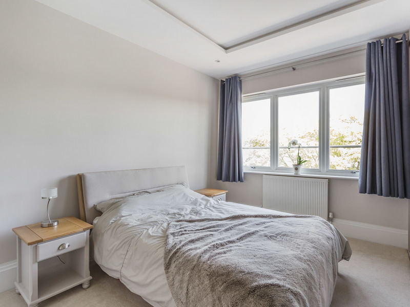 2 Bed Apartment To Rent in Reigate